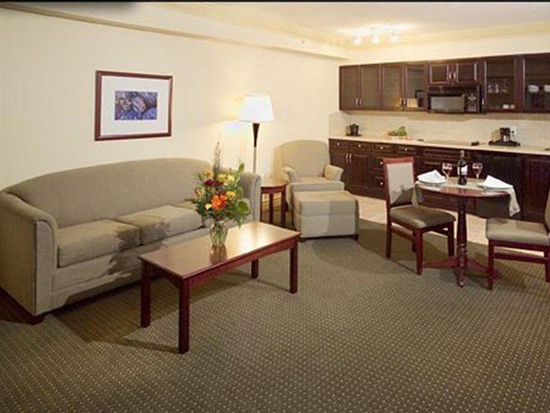 Chateau Nova Kingsway Edmonton Extérieur photo