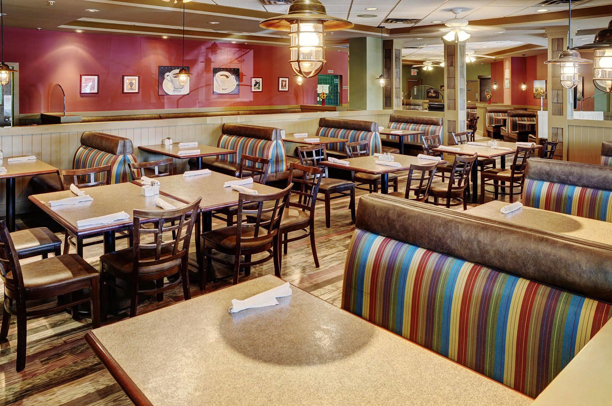 Chateau Nova Kingsway Edmonton Extérieur photo