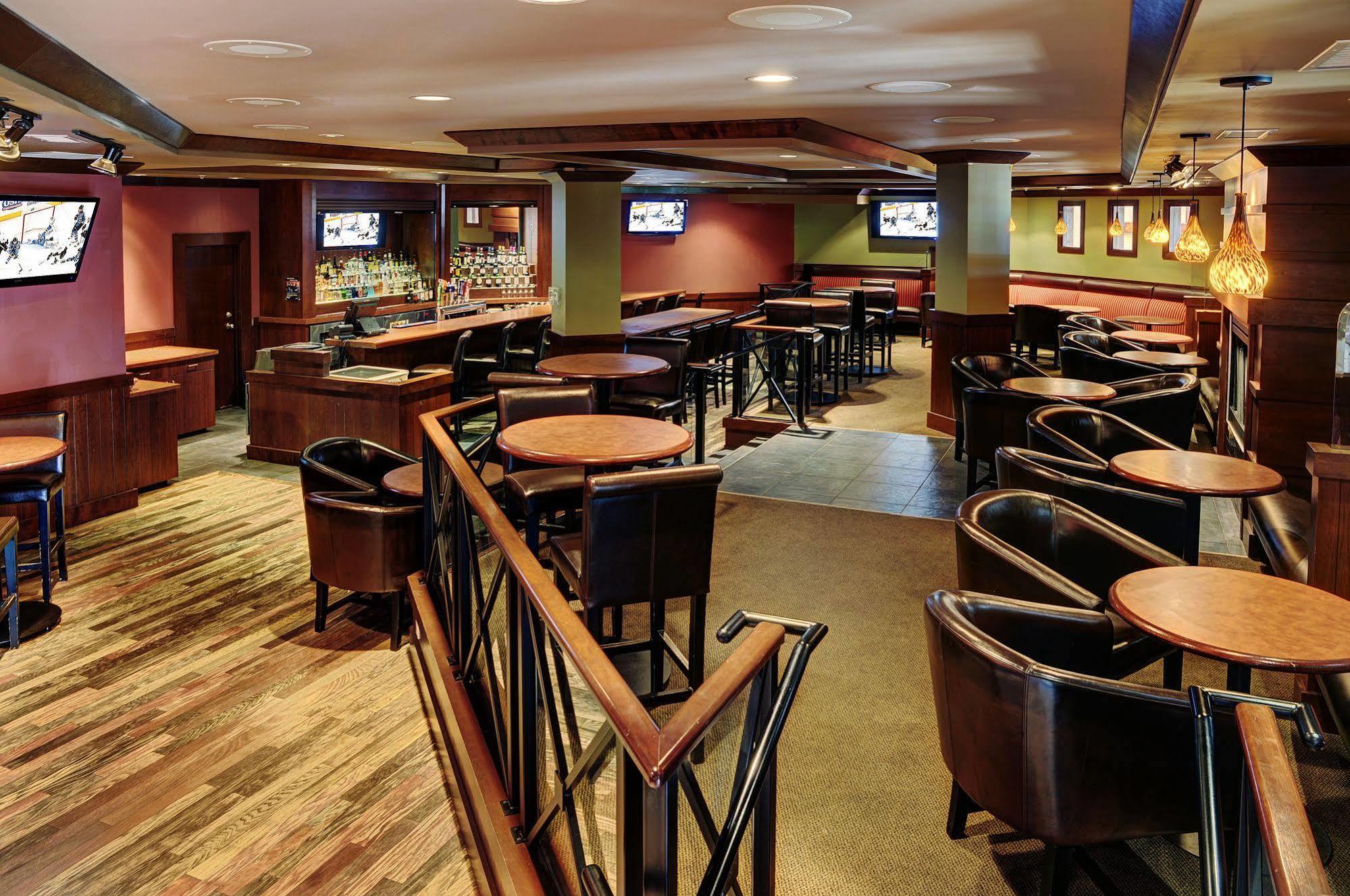 Chateau Nova Kingsway Edmonton Extérieur photo